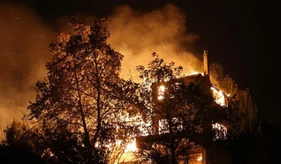 Alevler Atina’ya yaklaştı! Ankara’dan Yunanistan’a yangın söndürme desteği