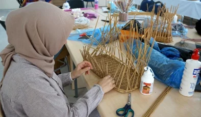 Kahramanmaraş Büyükşehir Belediyesi Kadınlara Geri Dönüşüm Atölyesi Eğitimlerine Devam Ediyor