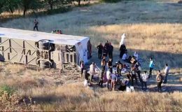 Malatya’da yolcu otobüsü şarampole devrildi: 11 yaralı