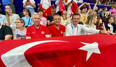 Özel, İmamoğlu ve Yavaş Filenin Sultanları’nı izledi