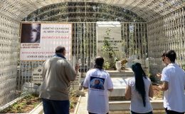 Bergen, ölüm yıl dönümünde mezarı başında anıldı