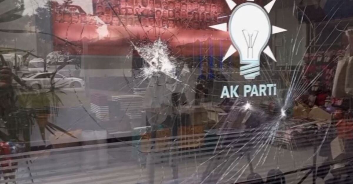 AK Parti Beylikdüzü İlçe Başkanlığına taşlı saldırı